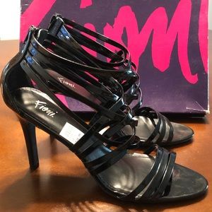 Fioni Black Strapped Sandals